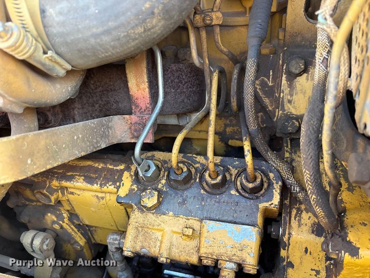 image for item ET7342 1987 Caterpillar D4H dozer