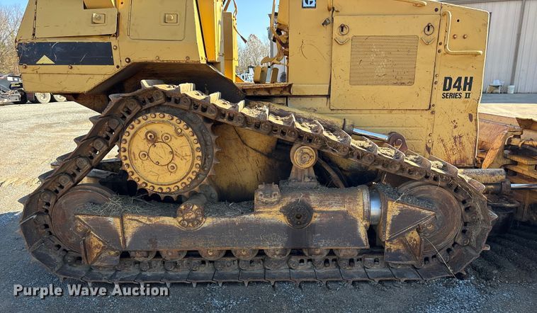 image for item ET7342 1987 Caterpillar D4H dozer