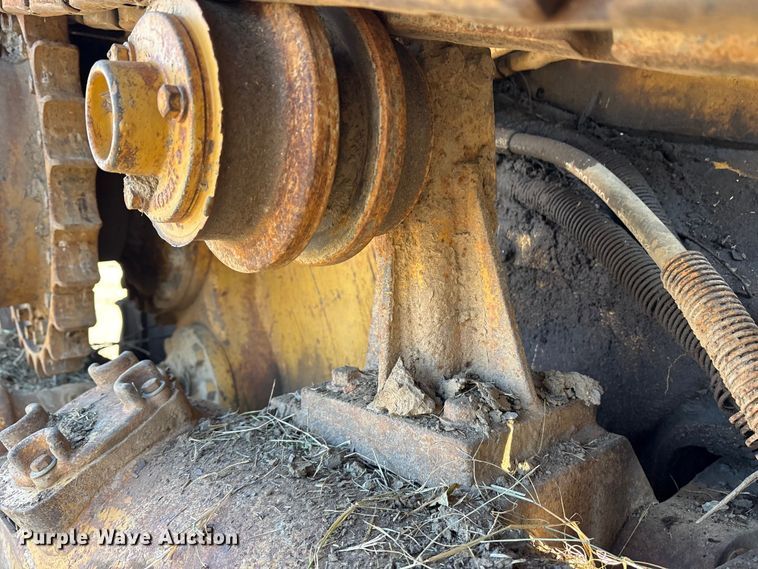 image for item ET7342 1987 Caterpillar D4H dozer