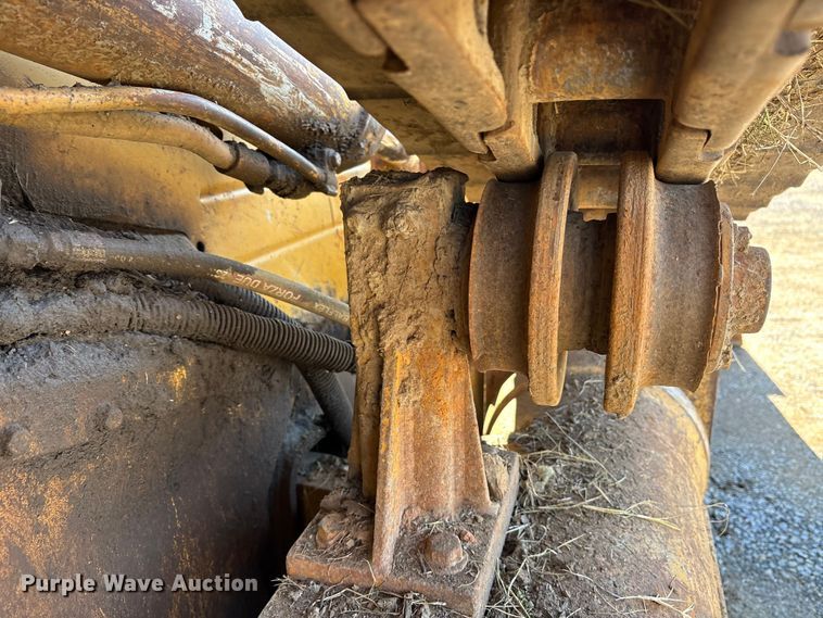 image for item ET7342 1987 Caterpillar D4H dozer