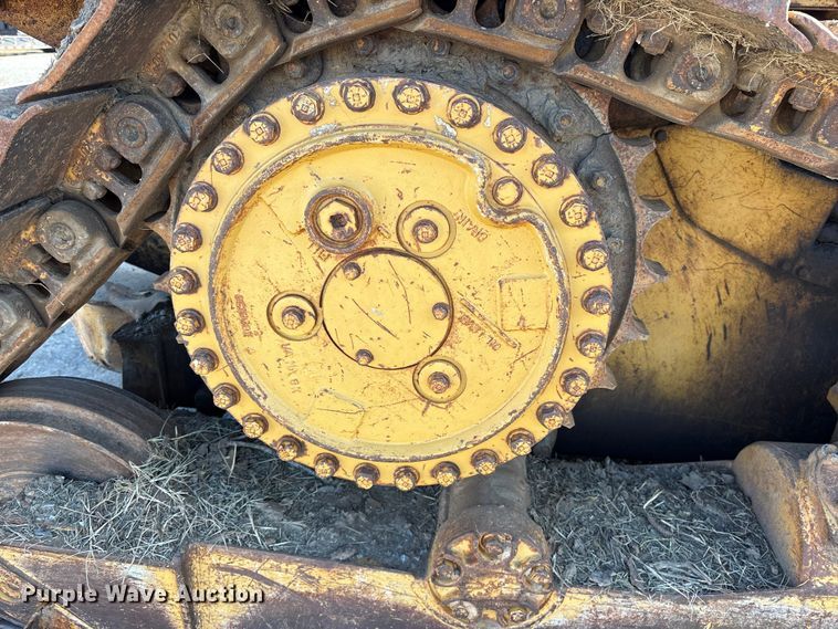 image for item ET7342 1987 Caterpillar D4H dozer