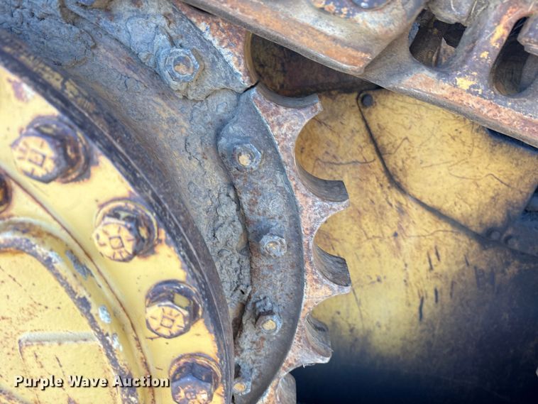 image for item ET7342 1987 Caterpillar D4H dozer