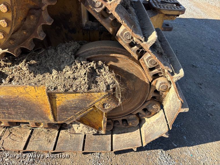 image for item ET7342 1987 Caterpillar D4H dozer