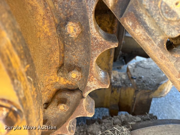 image for item ET7342 1987 Caterpillar D4H dozer