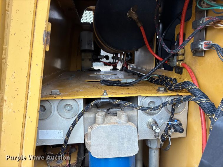 image for item ET7348 2010 Tigercat 480 tracked mulcher