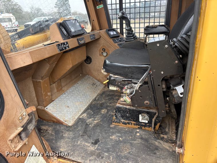 image for item ET7349 2010 Tigercat 480 tracked mulcher