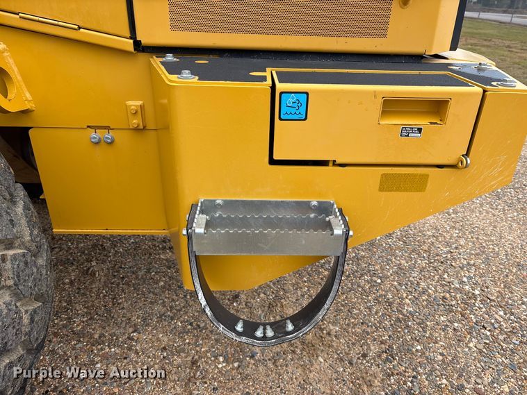 image for item ET7351 2021 John Deere 524P wheel loader