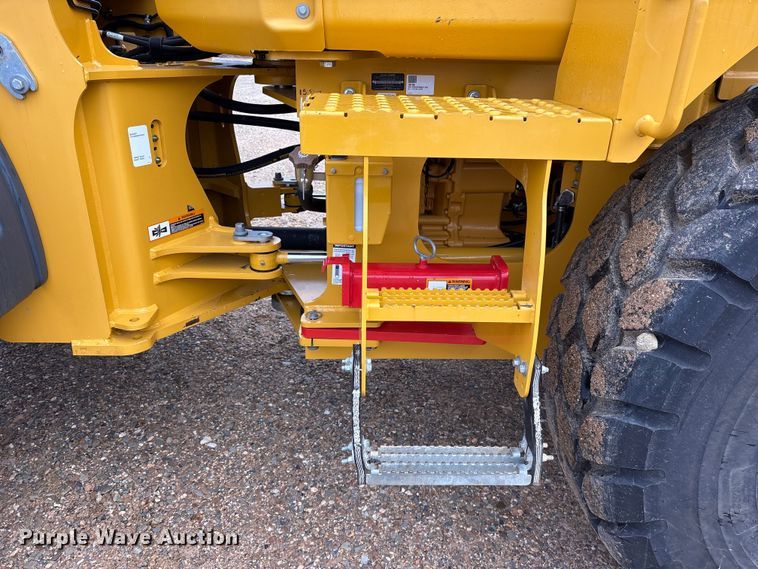 image for item ET7351 2021 John Deere 524P wheel loader