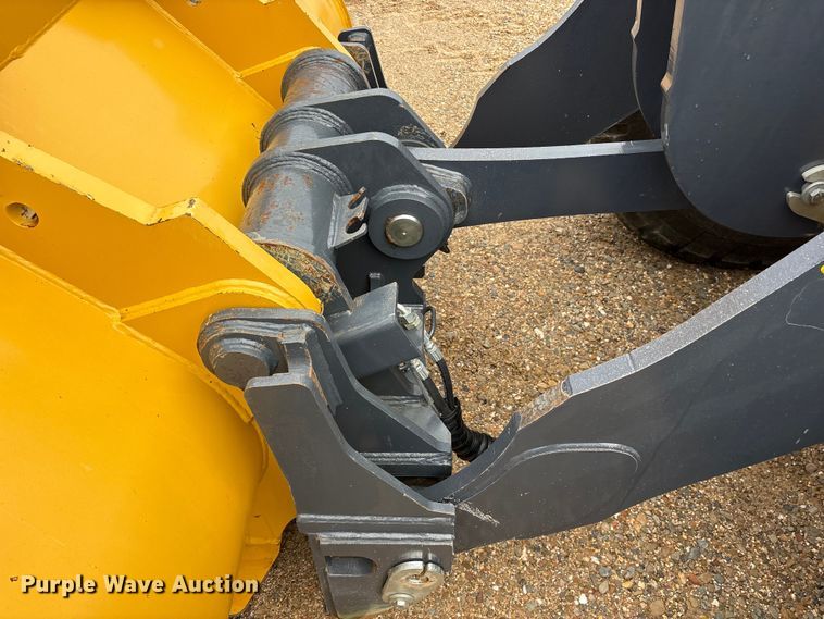 image for item ET7351 2021 John Deere 524P wheel loader
