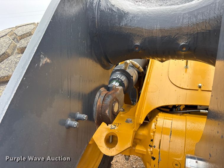 image for item ET7351 2021 John Deere 524P wheel loader