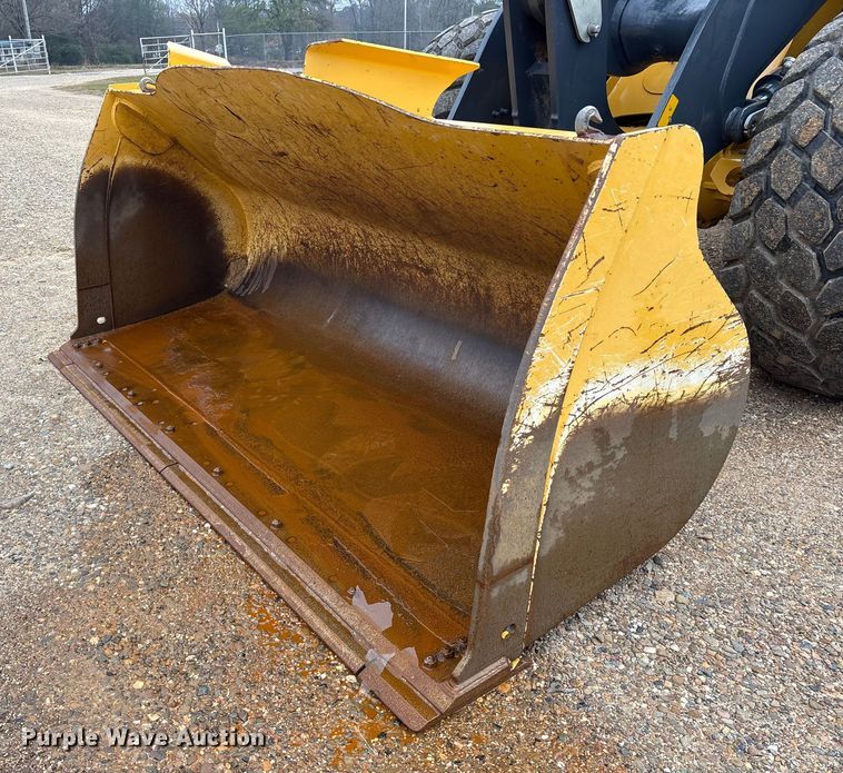 image for item ET7351 2021 John Deere 524P wheel loader