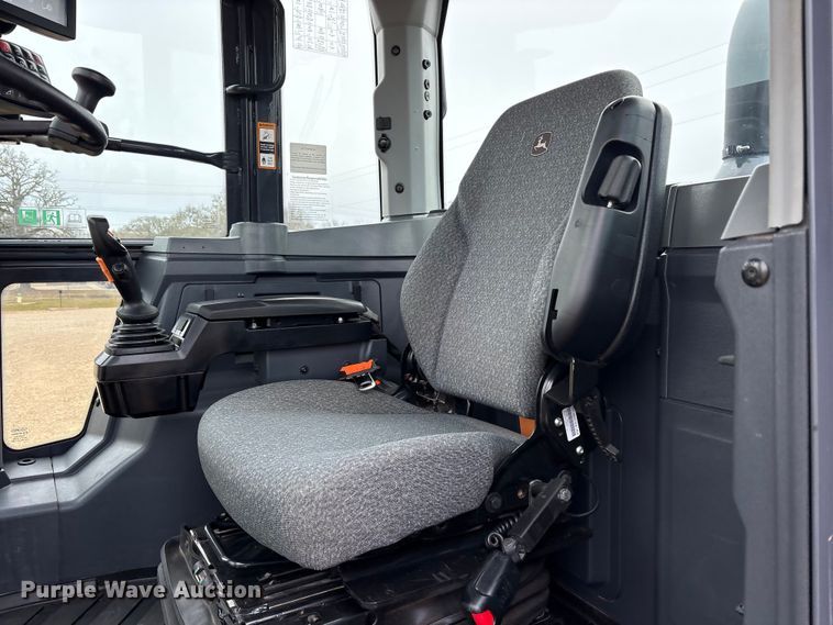 image for item ET7351 2021 John Deere 524P wheel loader