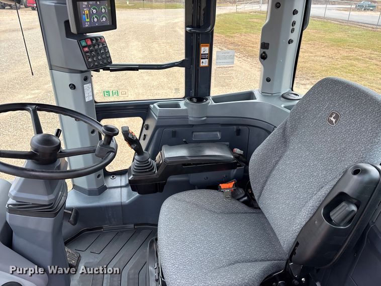 image for item ET7351 2021 John Deere 524P wheel loader