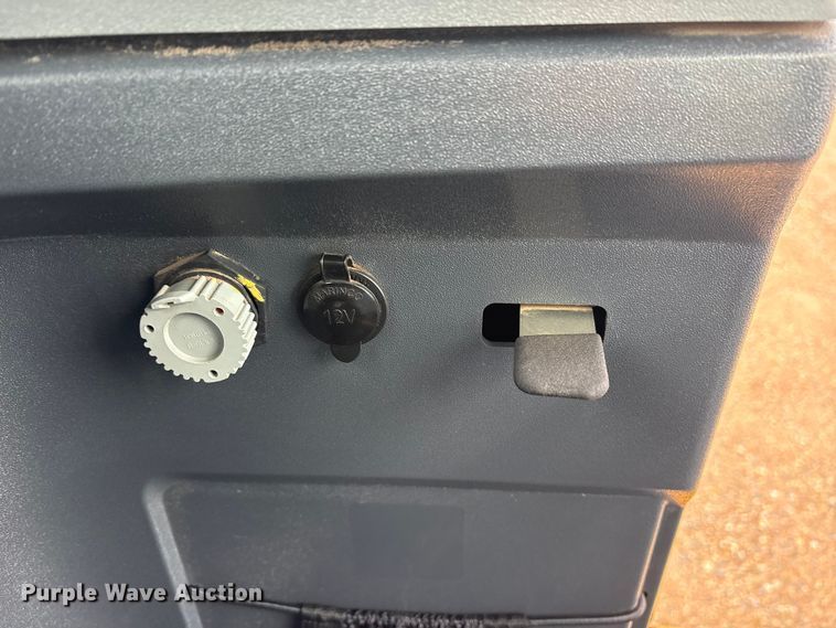 image for item ET7351 2021 John Deere 524P wheel loader