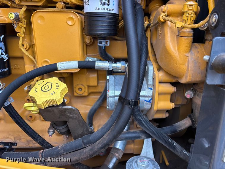 image for item ET7351 2021 John Deere 524P wheel loader