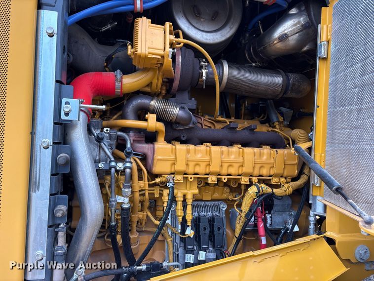 image for item ET7351 2021 John Deere 524P wheel loader