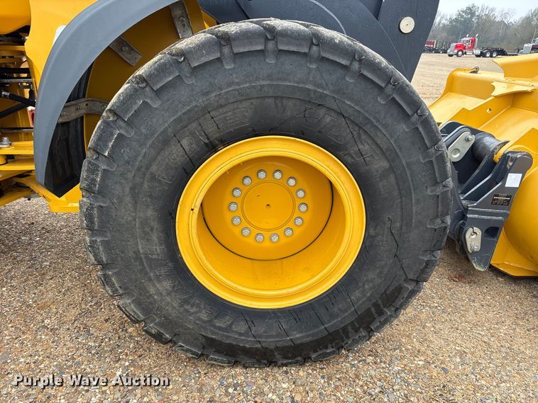 image for item ET7351 2021 John Deere 524P wheel loader