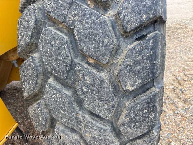 image for item ET7351 2021 John Deere 524P wheel loader