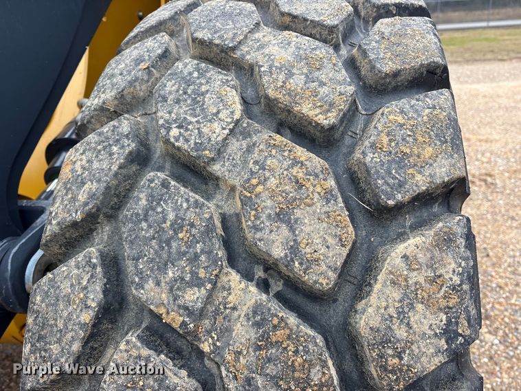 image for item ET7351 2021 John Deere 524P wheel loader