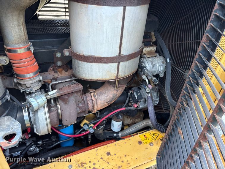 image for item ET7355 2011 Tigercat 480 tracked mulcher