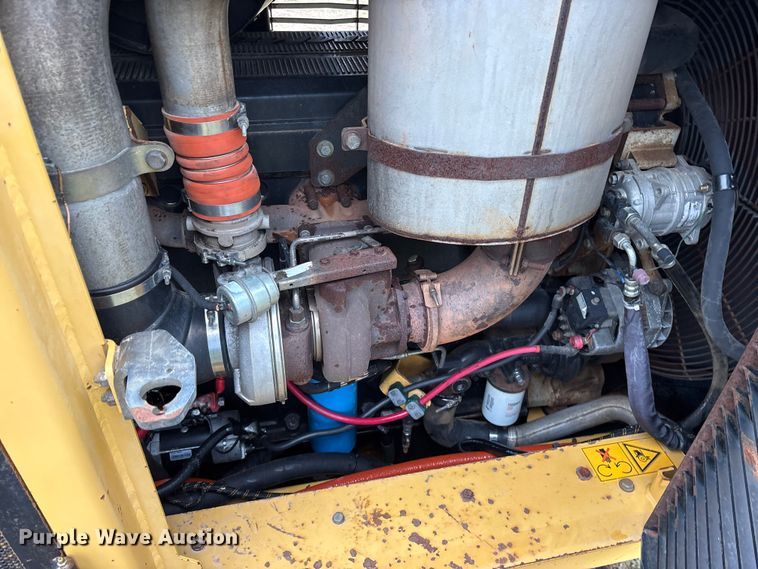 image for item ET7355 2011 Tigercat 480 tracked mulcher