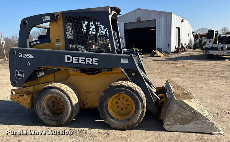 image for item ET7396 2014 John Deere 327E Skid steer