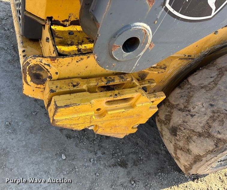 image for item ET7396 2014 John Deere 327E Skid steer