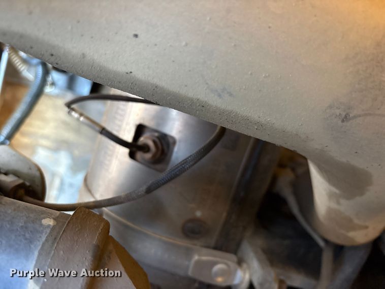 image for item ET7396 2014 John Deere 327E Skid steer