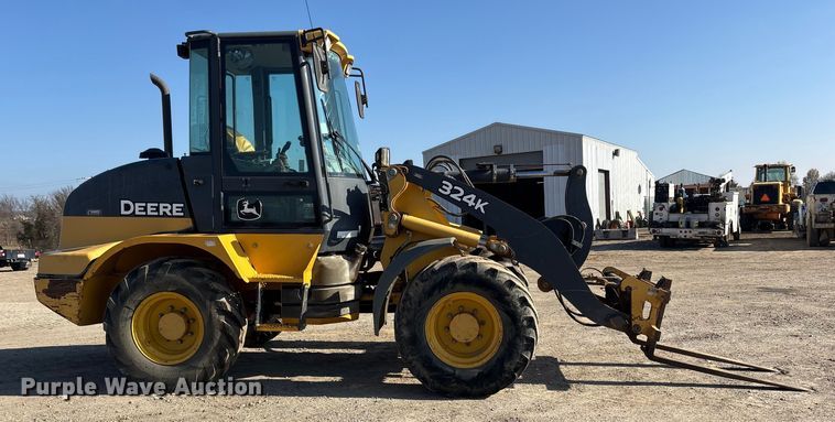 image for item ET7397 2017 John Deere 324K wheel loader