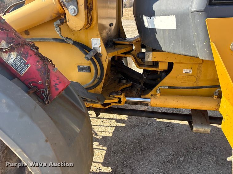 image for item ET7397 2017 John Deere 324K wheel loader