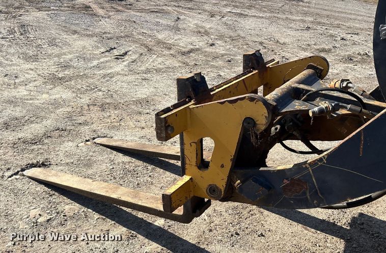 image for item ET7397 2017 John Deere 324K wheel loader