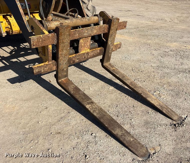 image for item ET7397 2017 John Deere 324K wheel loader