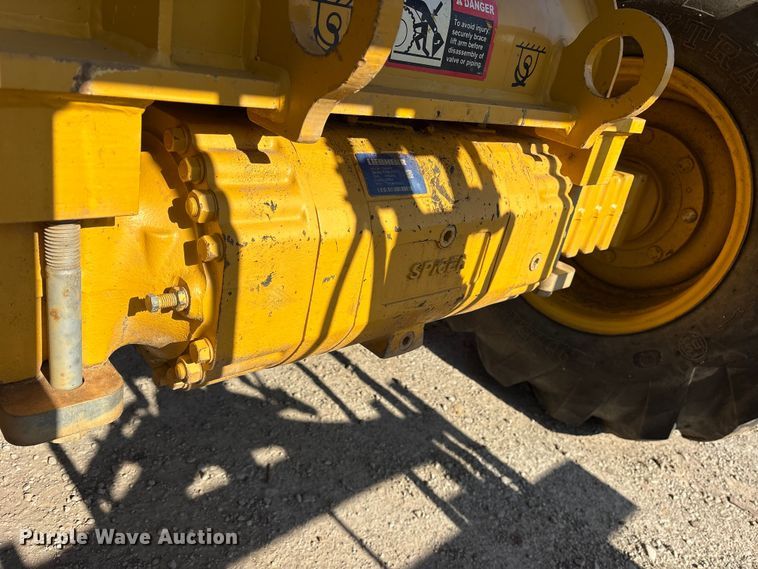 image for item ET7397 2017 John Deere 324K wheel loader