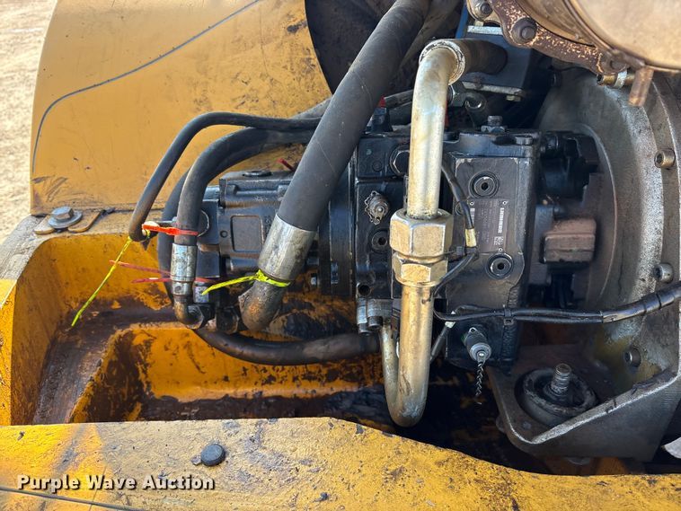 image for item ET7397 2017 John Deere 324K wheel loader