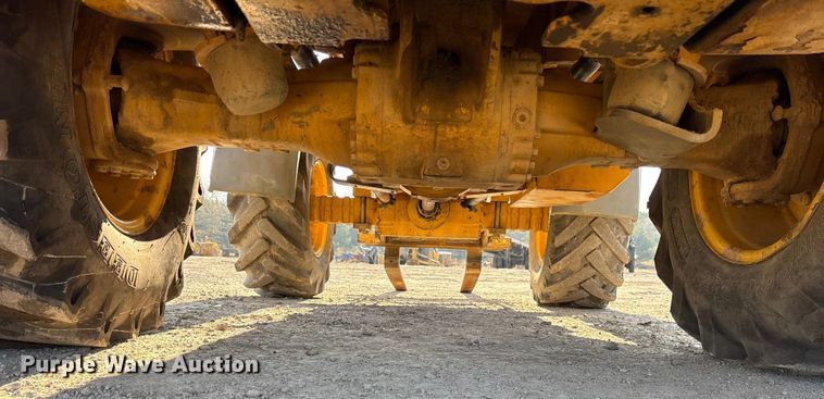 image for item ET7397 2017 John Deere 324K wheel loader