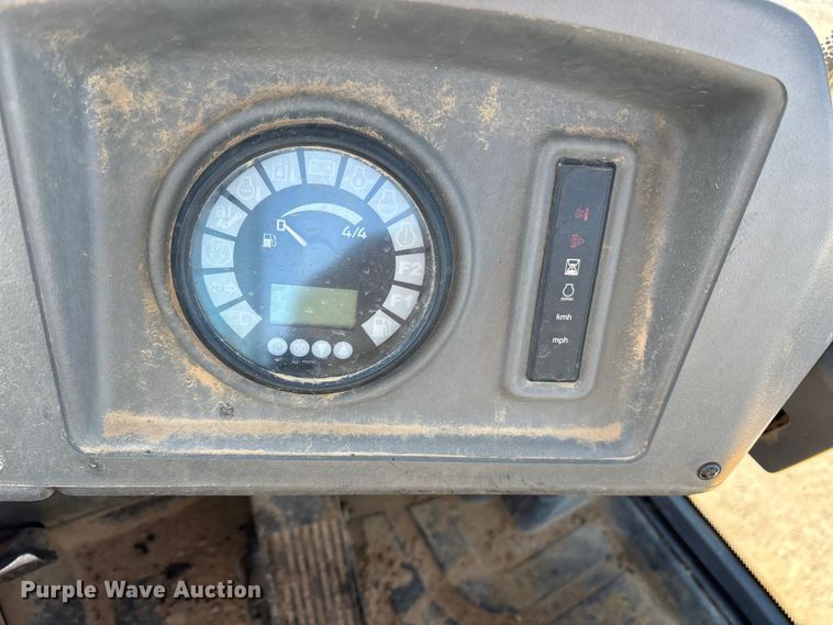 image for item ET7397 2017 John Deere 324K wheel loader