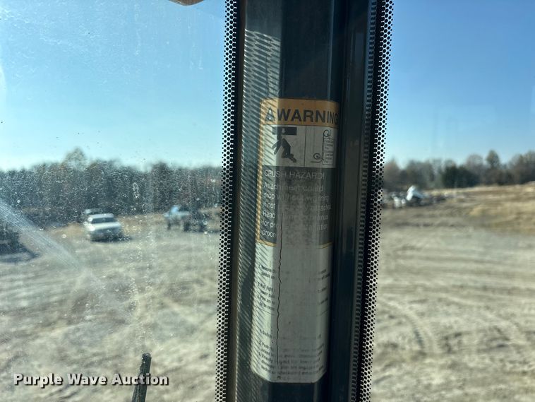 image for item ET7397 2017 John Deere 324K wheel loader