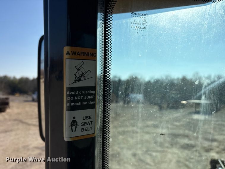 image for item ET7397 2017 John Deere 324K wheel loader