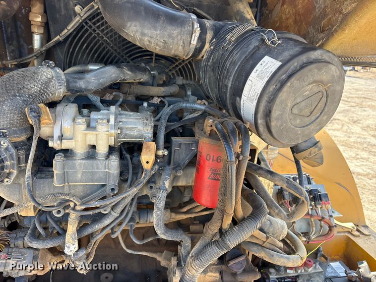 image for item ET7397 2017 John Deere 324K wheel loader