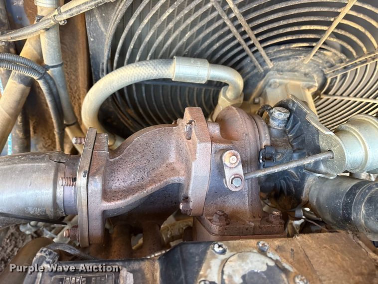 image for item ET7397 2017 John Deere 324K wheel loader