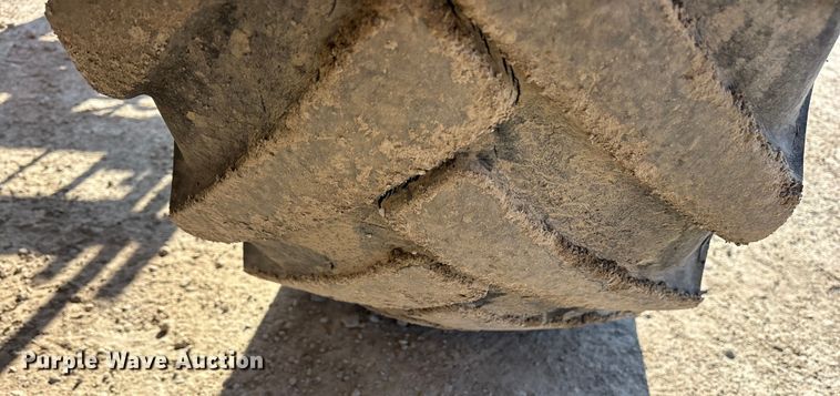 image for item ET7397 2017 John Deere 324K wheel loader