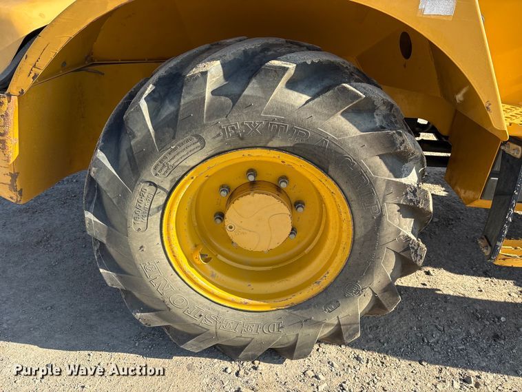 image for item ET7397 2017 John Deere 324K wheel loader