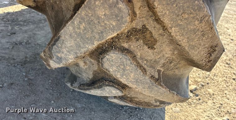 image for item ET7397 2017 John Deere 324K wheel loader