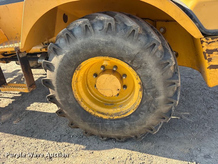 image for item ET7397 2017 John Deere 324K wheel loader