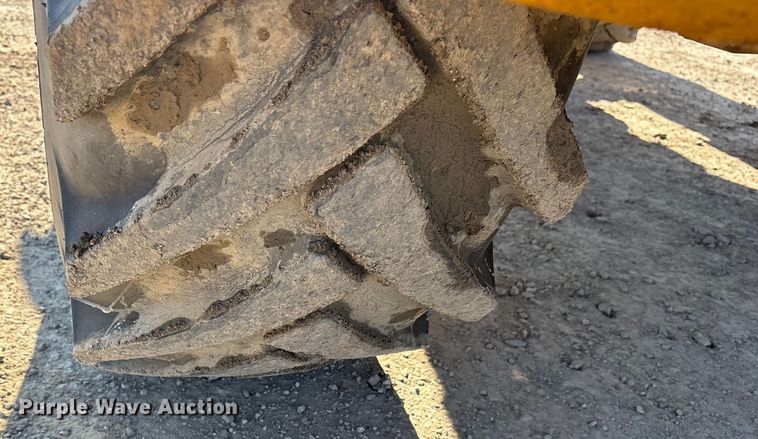 image for item ET7397 2017 John Deere 324K wheel loader