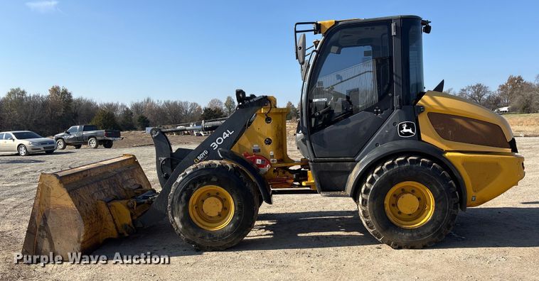 image for item ET7398 2019 John Deere 304L wheel loader