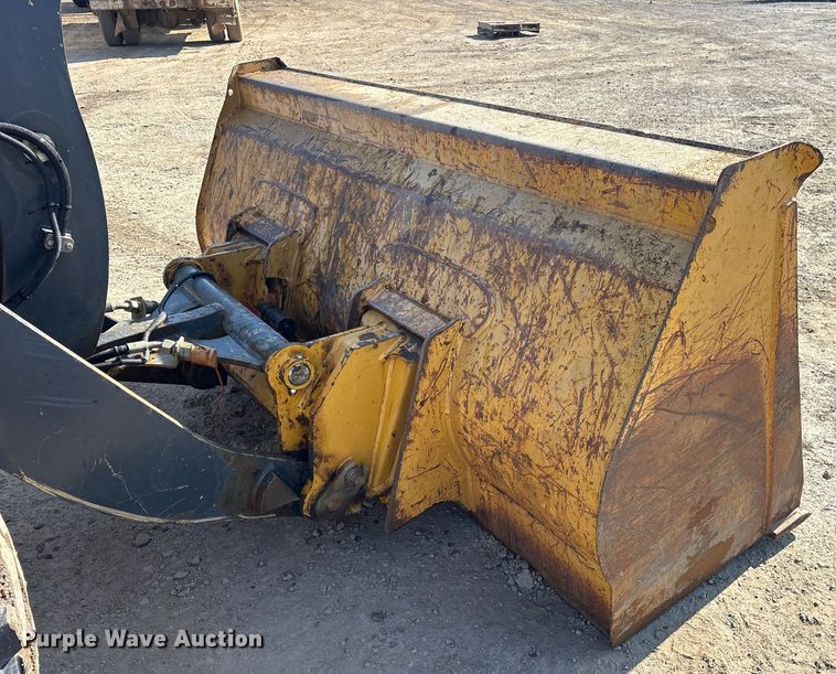 image for item ET7398 2019 John Deere 304L wheel loader