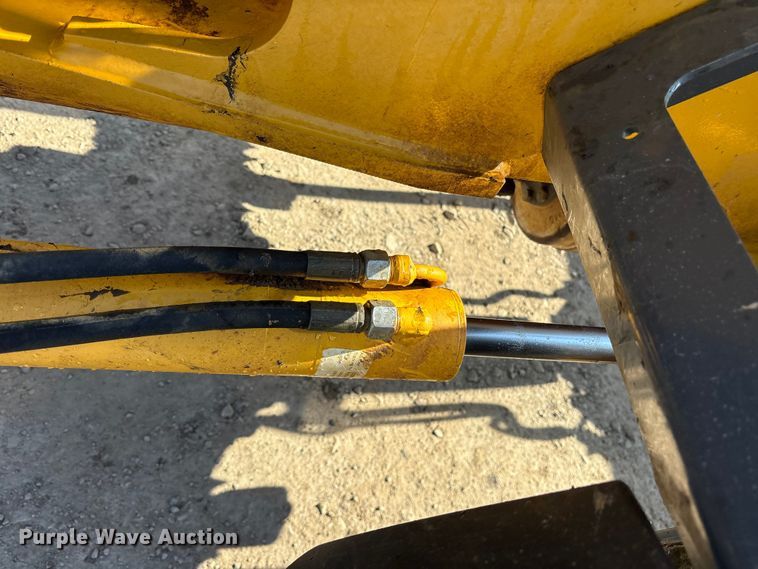 image for item ET7398 2019 John Deere 304L wheel loader