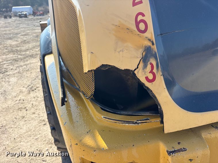 image for item ET7398 2019 John Deere 304L wheel loader