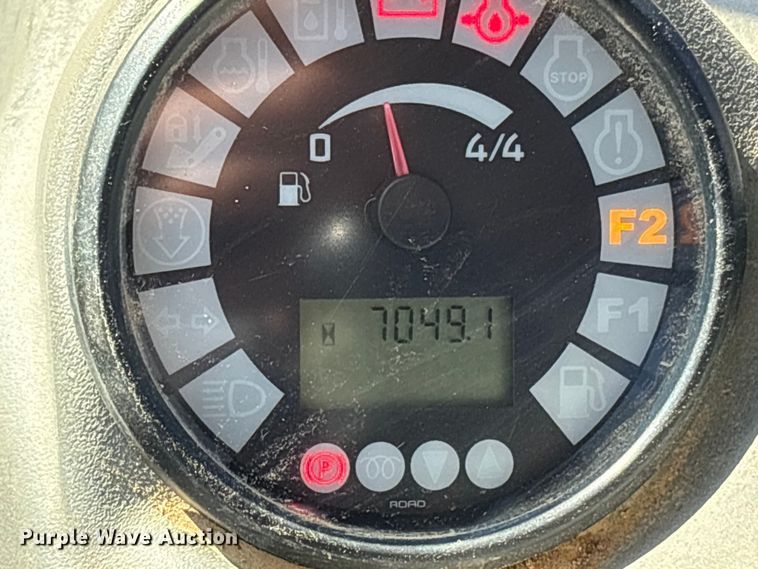 image for item ET7398 2019 John Deere 304L wheel loader